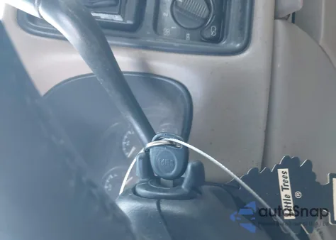 2001 Chevrolet Silverado 1500 Ls z USA, uszkodzony, nr VIN 2GCEC19V711187485